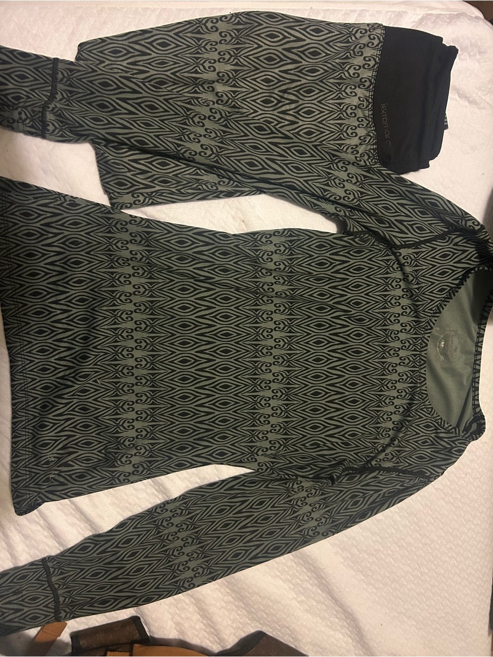 Women’s small terramar baselayer top and bottom